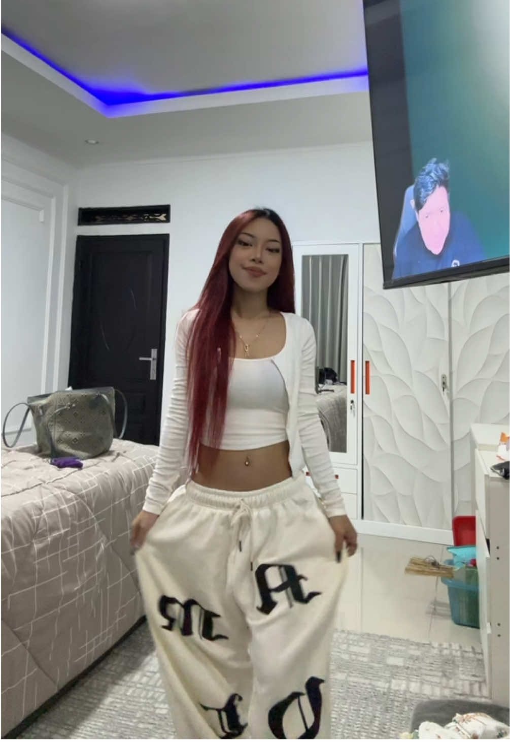 aishiteruuu | Jogger pants @amorevole.thy 