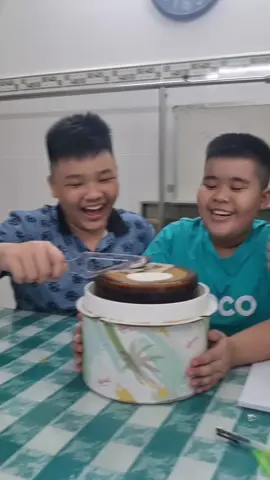 Album: rảnh rỗi sinh nông nổi Bobo, Thành, Hào