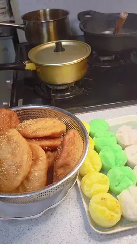 Bánh tiêu mà dồn với bánh bò ngon nữa #quyenphanfamily_cuocsonghanquoc #Quyenphan #nauancungtitok 