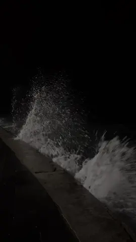 تدرين وادري بنفترق تدرين قلبي ب يحترق حنا اتفقنا بكل شي الى الزمان عيىّ الزمان لا نتفق#اكسبلور #بحر 