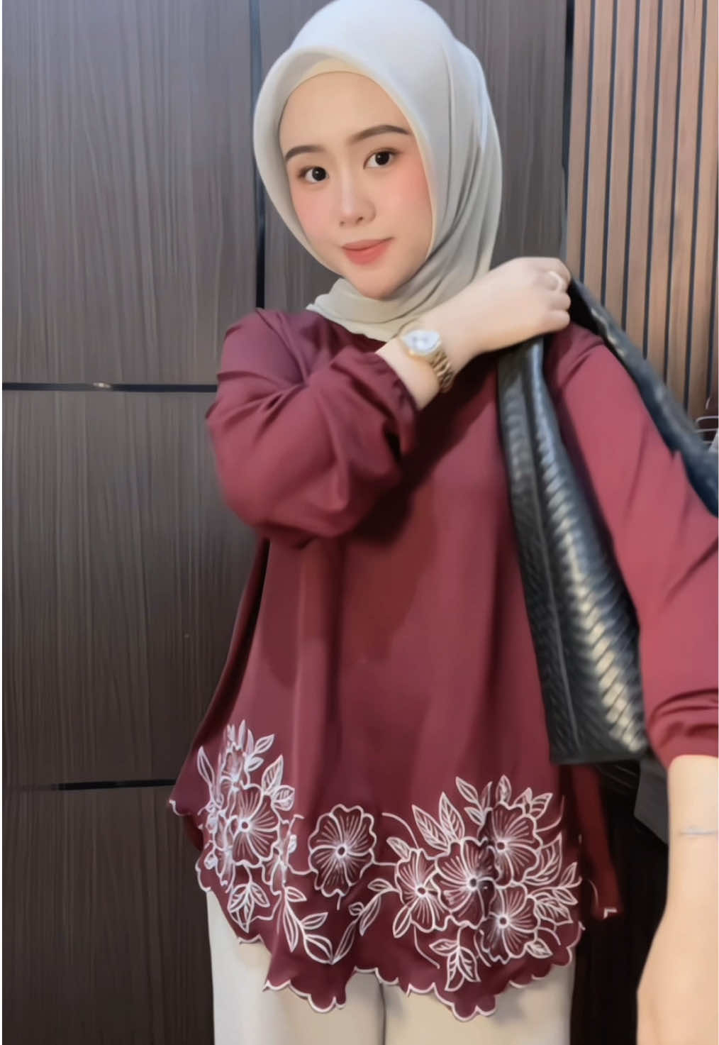 #blouseknit #blousewanita #blouse #knitwear #atasanwanita 