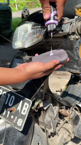 tes di body motor yang clear coat nya udah rusak, bisa sekilap ini ☺️🙌🏻 #pembersihdaki #pembersihoksidasi 