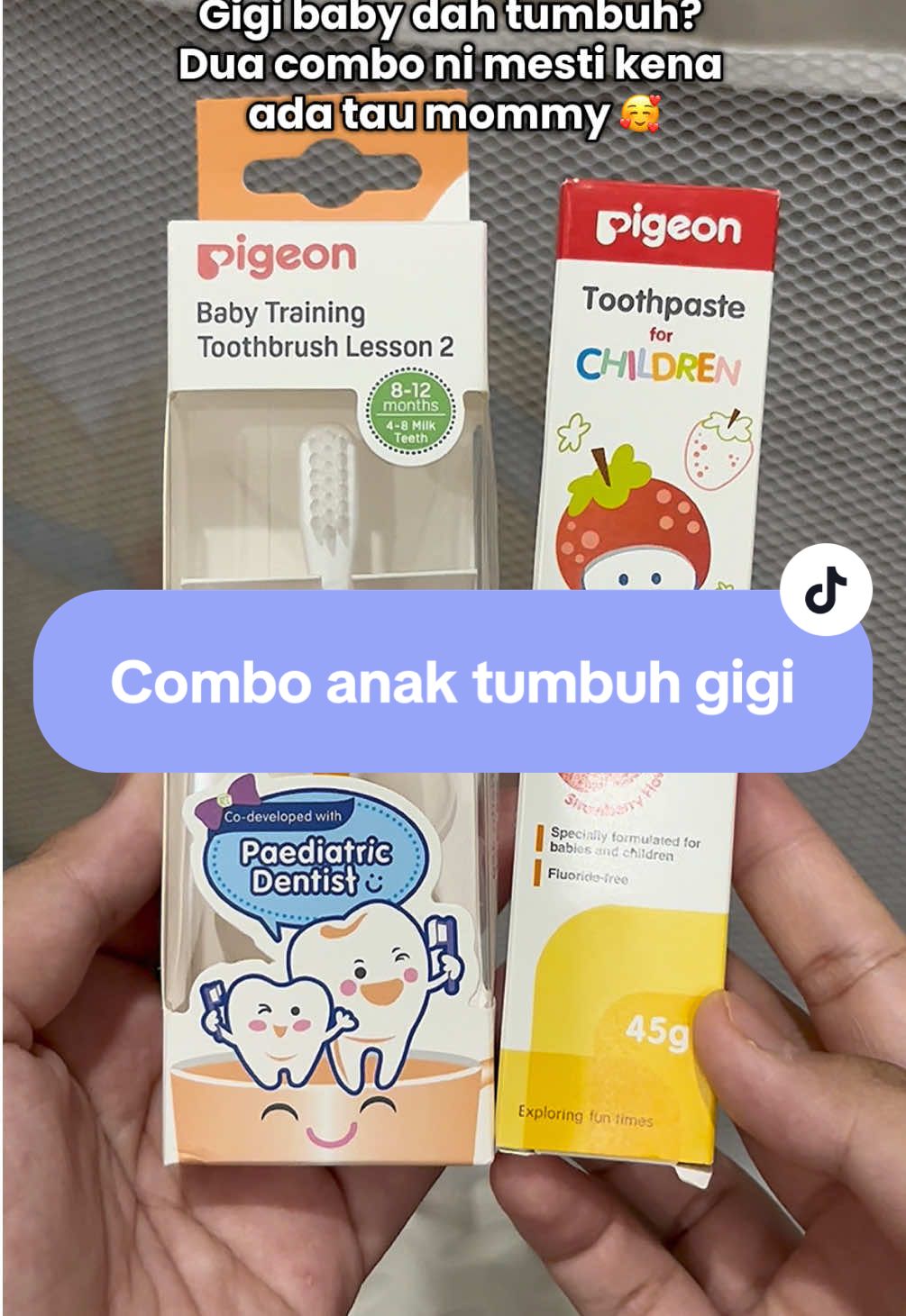 Dengan toothbrush lembut + toothpaste strawberry, mudah nak ajar anak gosok gigi dari awal 🥰 #babytoothbrush#ubatgigibaby#babyroutine#babycaretips#pigeonbaby 