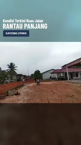 Bagi pengendara roda dua maupun roda empat yang melintasi ruas jalan Rantau Panjang, diharapkan selalu berhati-hati dikarenakan licin dan berlumpur. Semoga perbaikan jalan didaerah tersebut cepat diselesaikan. #kayongutara #rantaupanjang #kku #tiktokketapang 