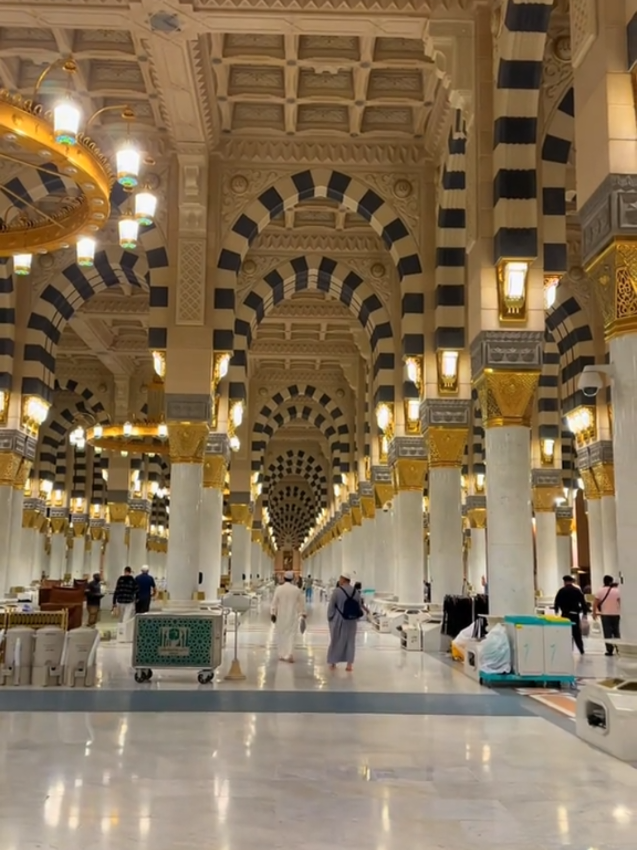 Madina main ha  #islamic video #foryou #trending #status video #aesthetic video 