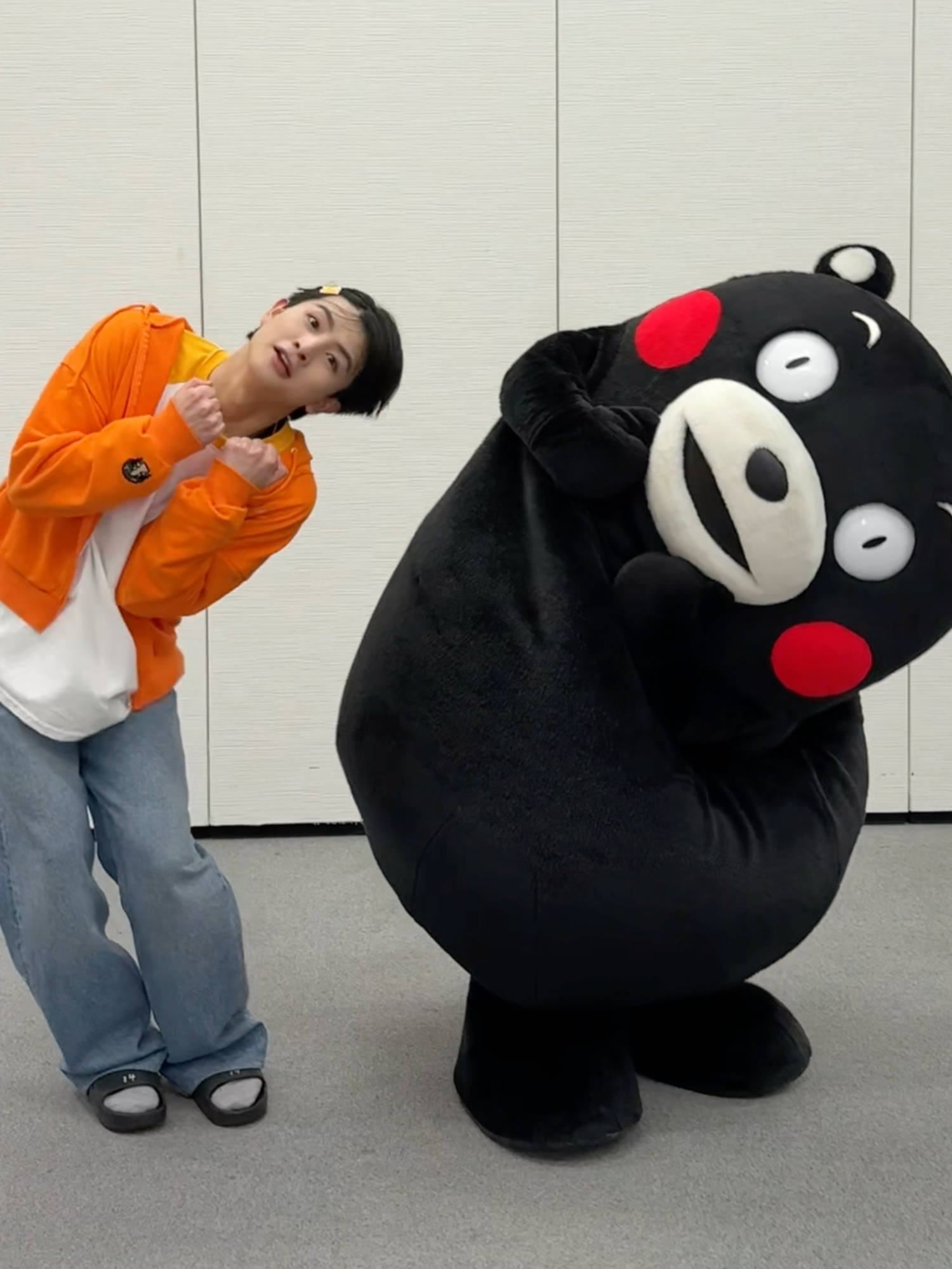 くまもとサプライズ！🧡✨   @55kumamontai #くまモン #超特急_REAL? #超特急 #ハル    ©️2010熊本県くまモン