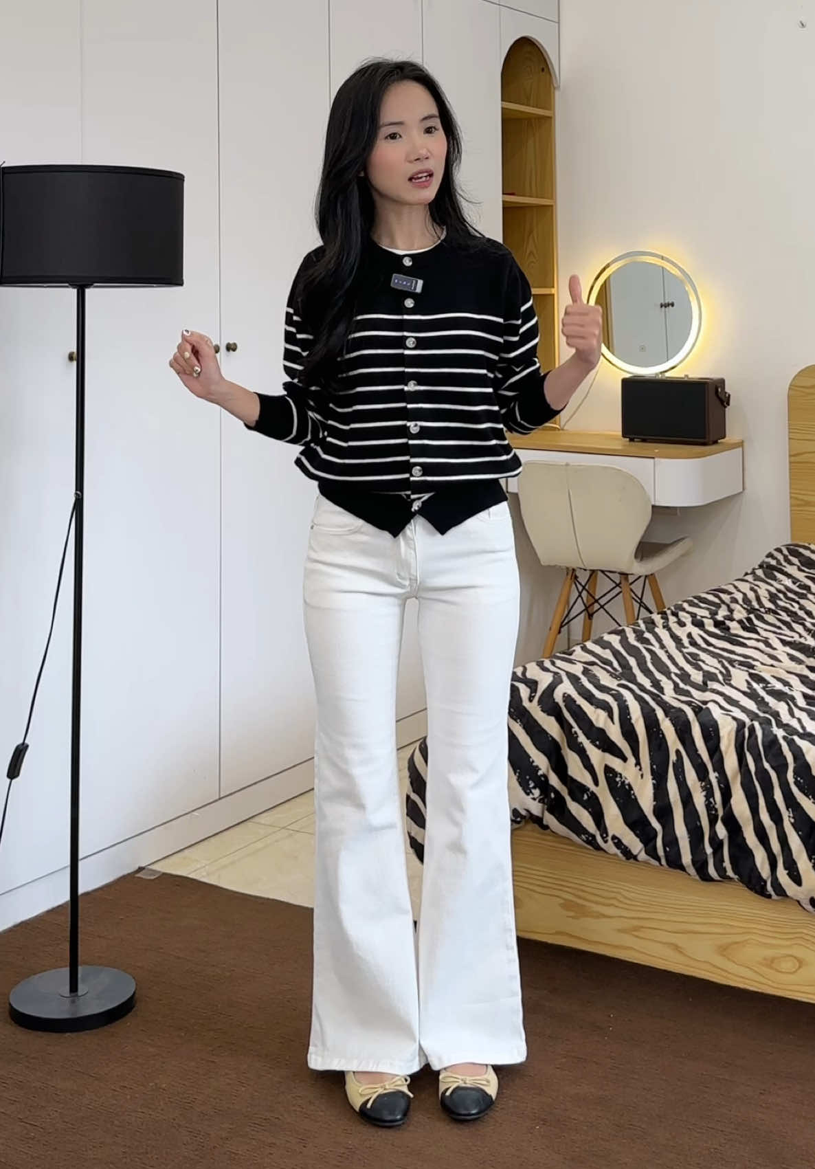 nhìn cái form quần thôi đã thấy ưng rồi ý #hoaminhon🌸 #hoaphoido 