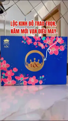 Hộp bánh tết 2026 cao cấp Kinh Đô Lộc Vinh Hoa