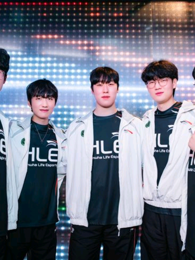 Lại nhớ HLE25 nữa rồi , ước mơ của chúng ta năm nay vẫn chx thể hoàn thiện nhưng quãng thời gian chúng ta đồng hành cùng nhau chính là đẹp nhất. #zeus #peanut #zeka #viper #delight 