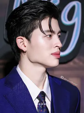 he is very handsome 😎@ppnaravit  #ppnaravit #pondphuwin 