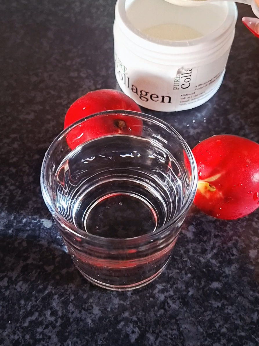 Morning movement ✔️  Collagen Boost✔️ Gugani, asinamona 😅 #theperfumecoafrica #thehealthcoafrica #movementismedicine #almostforty 