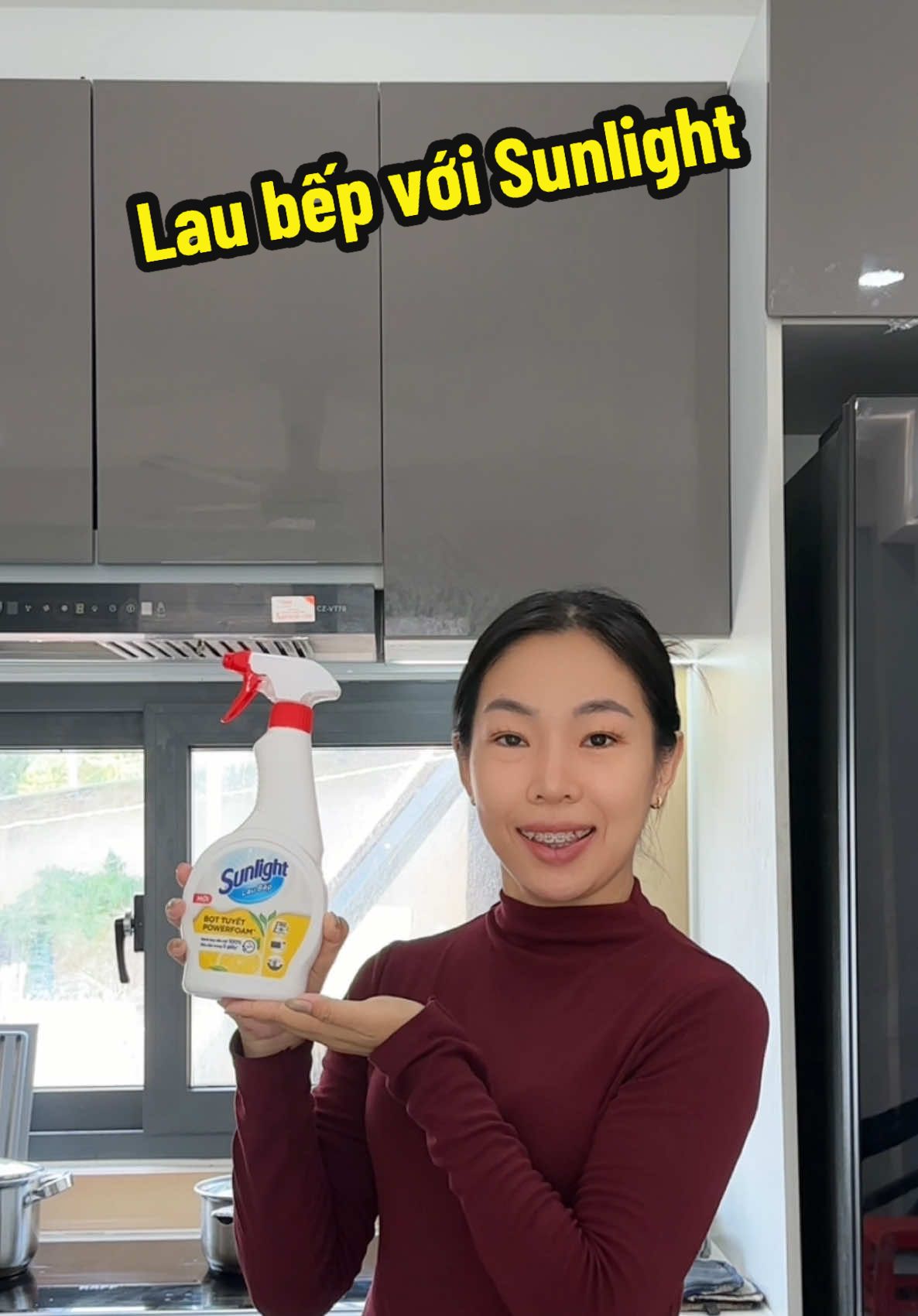 Xịt vài phát là lau dọn bếp êm ru khoẻ re luôn nhất là đối với những mặt hàng quen thuộc như Sunlight thì lại càng yên tâm #chuyennhasimkid #sunlight #laubepbottuyet #sunlightlaubep 