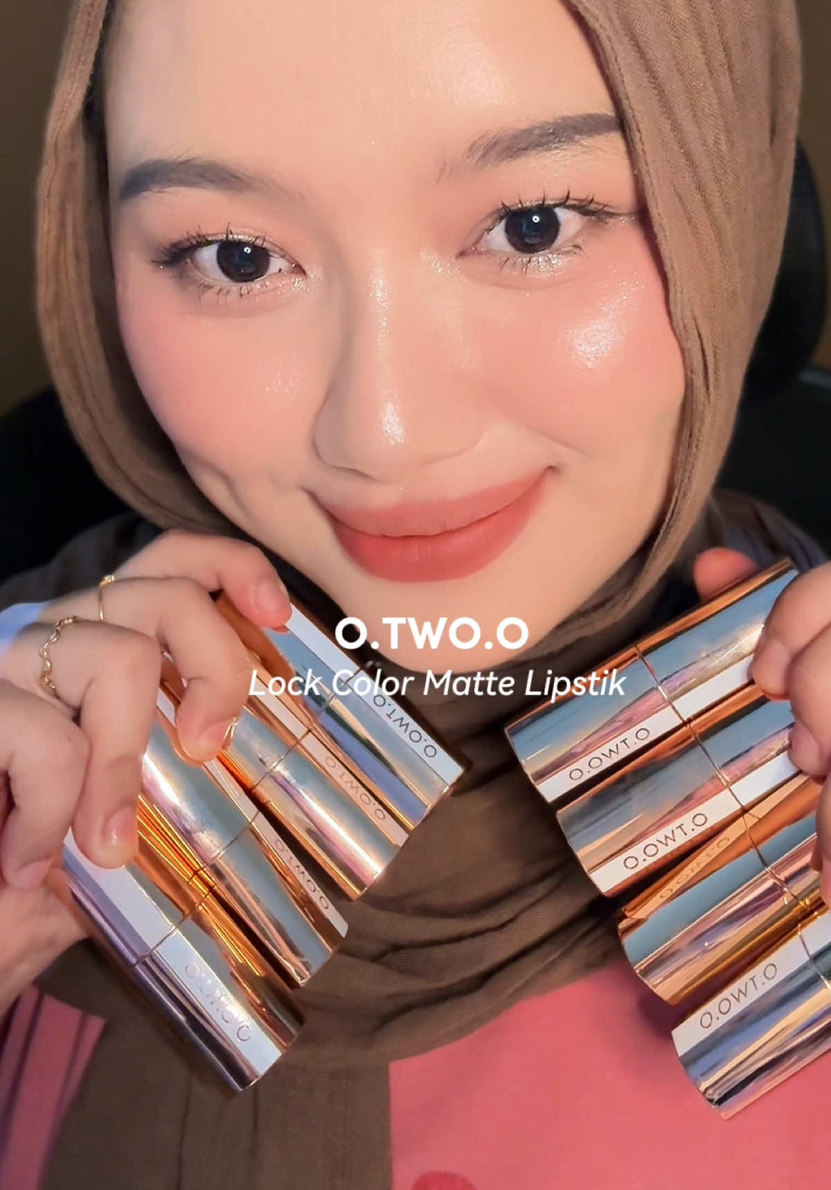 Ih lippennya awet banget😭 #reviewreinna #otwoo#otwoolipstick #lipstick#moisturizinglipstick @otwoo.id 