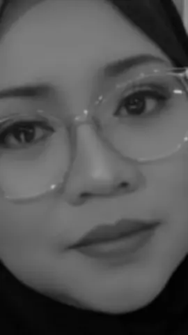 ternyata engkau bukan sekedar isteriku, ttp jg sekaligus sbg sahabat & penyemangatku  #feyalbarani  #suamihijrah  #akumemilihsetia  #sesurgabersama  #loveuntiljannah 