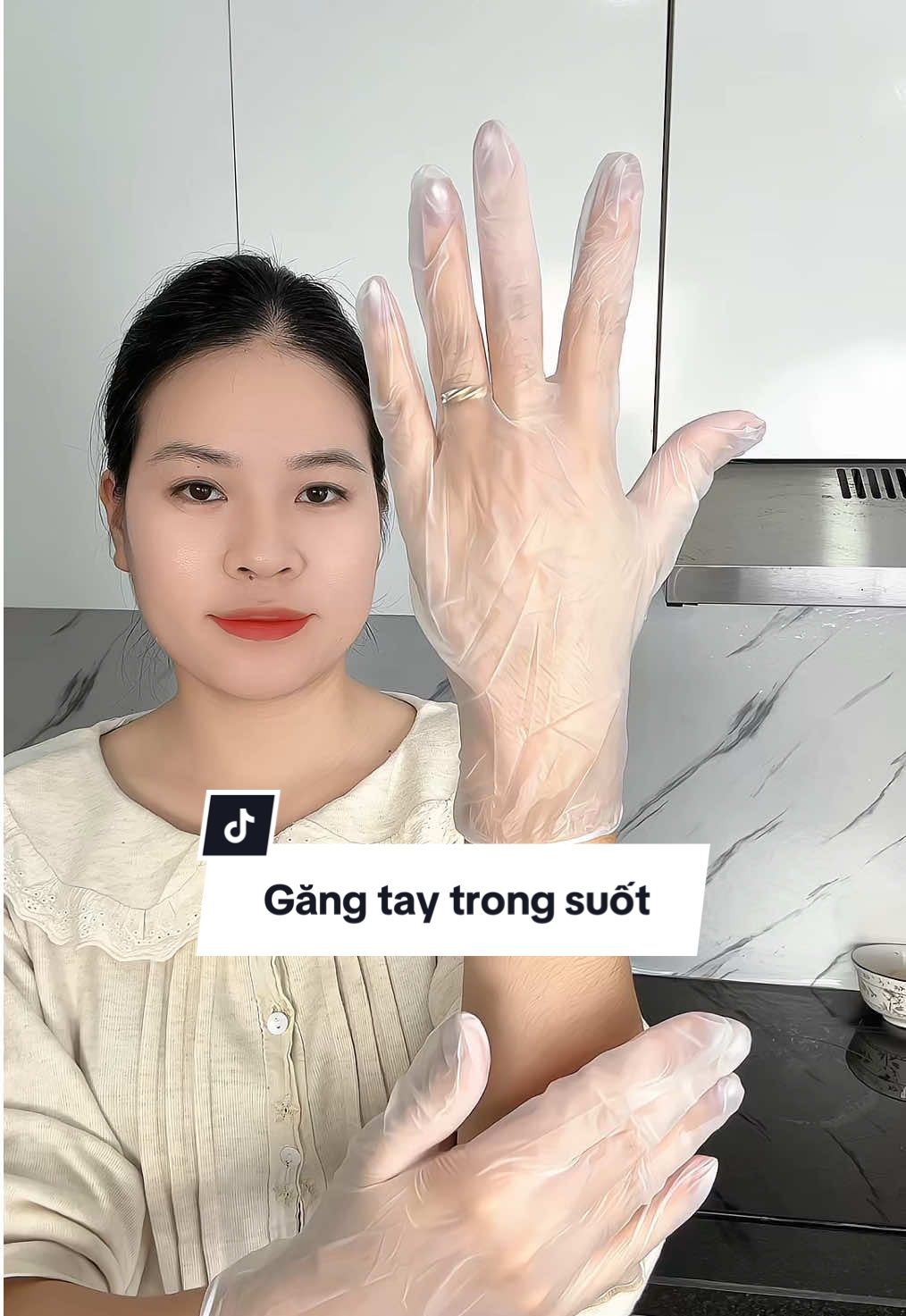 Găng tay này tiện lợi lắm ạ, vừa vặn ôm sát tay. #changreview23 #gangtay #gangtayvinyl #gangtaynhabep #gangtaytrongsuot 