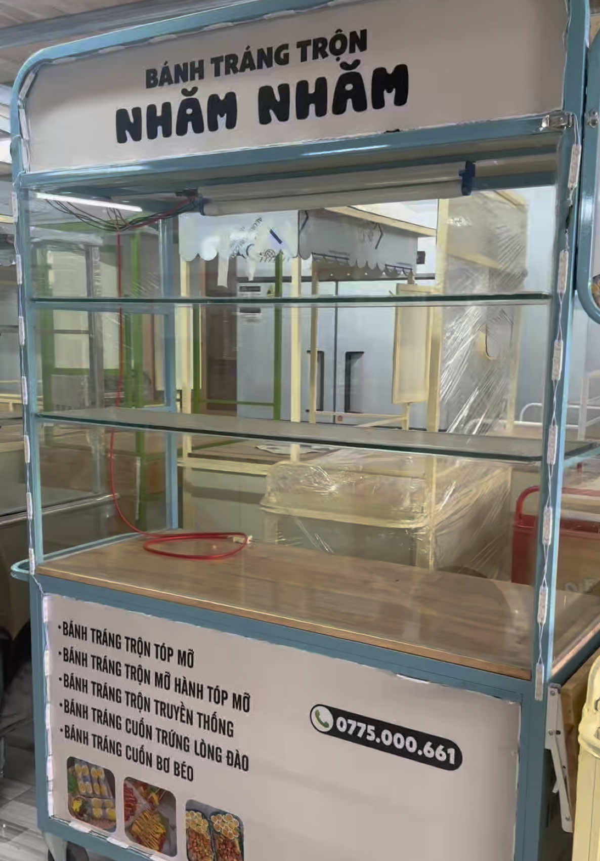 🚚✨ MẪU XE TRÀ SỮA SIÊU ĐẸP – SIÊU CHẤT LƯỢNG ✨🚚 Bạn đang muốn khởi nghiệp với trà sữa nhưng chưa biết bắt đầu từ đâu? 👉 Đây là mẫu xe HOT nhất hiện nay, thiết kế sang – chắc – bền, nhìn là muốn bán ngay! 💚 Khung xe phủ sơn tĩnh điện chắc chắn 💚 Kính cường lực sạch đẹp – trưng bày siêu hút mắt 💚 Bảng hiệu nổi bật, dễ thu hút khách 💚 Bánh xe lớn, đẩy nhẹ nhàng – bán ở đâu cũng được Phù hợp mở bán: trà sữa, nước ép, trà trái cây, đồ uống mang đi… Giá cực dễ chịu – hỗ trợ ship toàn quốc! 📩 Inbox ngay để được báo giá tốt nhất và xem thêm nhiều mẫu đẹp hơn!