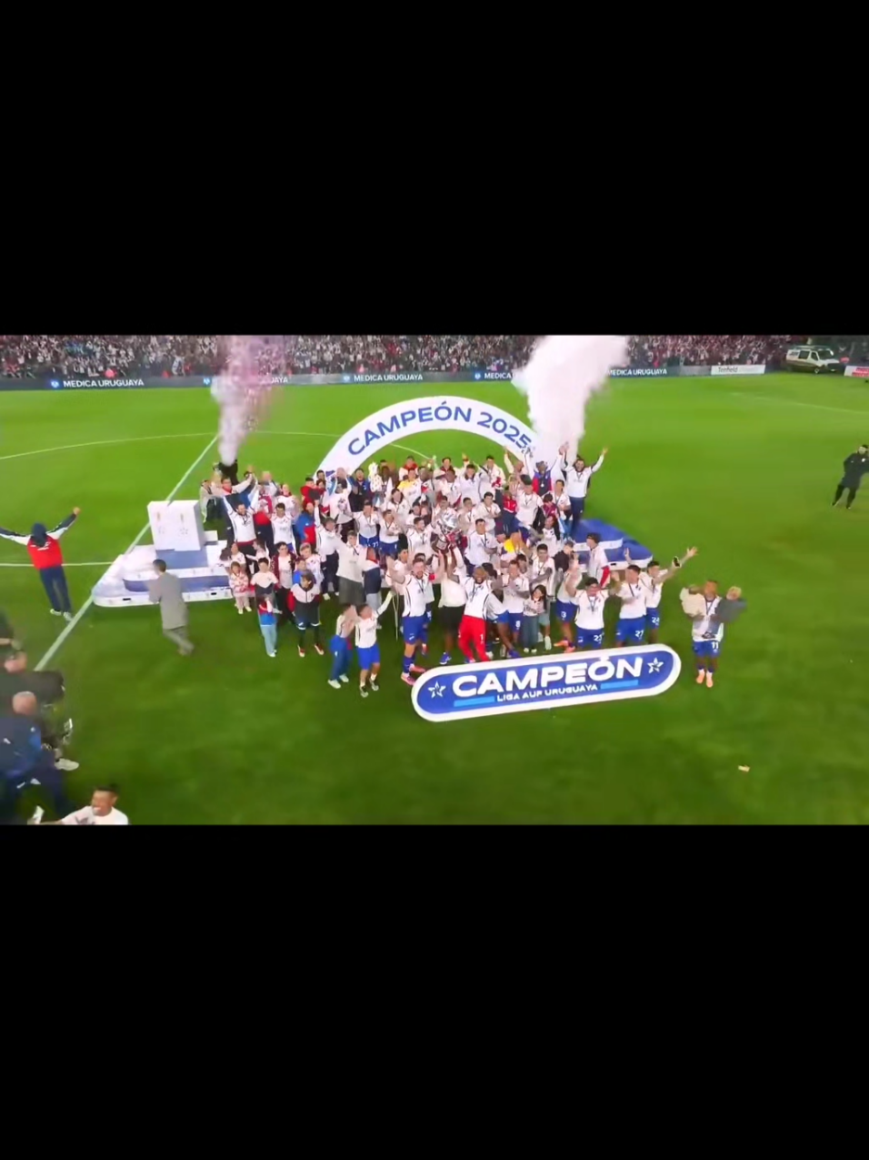 la mejor final del uruguayo, del siglo es TRICOLOR🇳🇱.Siento q es de los mejores videos que subi.1000 seguidores vamo arriba bolsos subi#nacional #uruguay #fyp #futbol #peñarol 