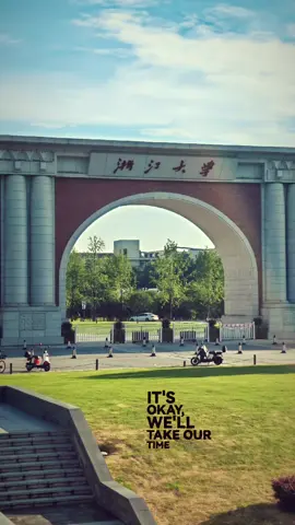 我想进入我梦寐以求的大学。 🫵🏻❣️✨ 在我看来，这是一所非常美丽且条件优越的大学。 #ĐạihọcChiếtGiang #zhejianguniversity #xhtiktok #中国 #xhhhhhhhhhhhhhhhhhhhhhhhhhhhhh 