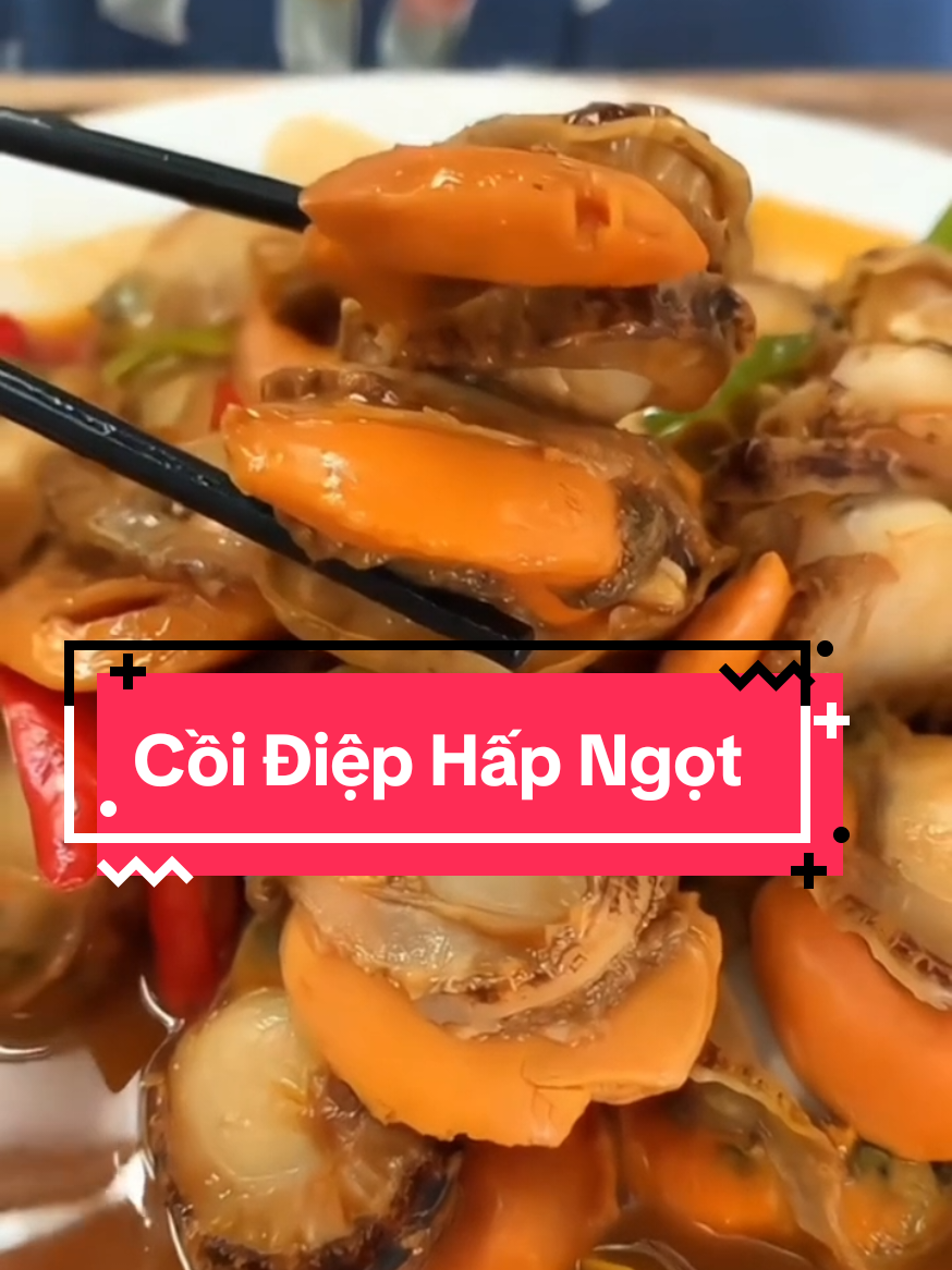 phần 47: Cồi Điệp Hấp Ngọt Cồi điệp hấp là món ăn rất ngọt, thanh mát và bổ dưỡng, đặc biệt nếu bạn dùng cồi điệp Nhật Bản. Dưới đây là một số cách chế biến cồi điệp hấp (thường là sò điệp hấp) phổ biến và ngon: Cồi Điệp Hấp Sả Ớt: Sơ chế: Rửa sạch cồi điệp (hoặc sò điệp nguyên vỏ). Sả cắt khúc đập dập, gừng, ớt thái lát. Hấp: Xếp sả, gừng, ớt vào xửng hấp, sau đó cho cồi điệp lên trên. Hấp khoảng 5-7 phút cho đến khi chín tới. Thành phẩm: Thơm mùi sả, vị ngọt tự nhiên của cồi điệp, có chút cay nhẹ. Thường chấm với nước mắm gừng hoặc sốt chấm hải sản. Sò Điệp Hấp Miến Dong (Kiểu Hong Kong/Trung Hoa): Nguyên liệu chính: Sò điệp, miến dong, tỏi băm, hành lá, nước tương, đường, tiêu. Chế biến: Ngâm miến cho mềm. Pha nước sốt từ tỏi băm, nước tương, đường, và các gia vị khác. Lót miến dưới vỏ sò (hoặc đĩa), đặt sò điệp lên trên, rưới sốt. Hấp: Đặt vào nồi hấp khoảng 5 phút. Rắc hành lá băm nhỏ và một chút dầu nóng (nếu thích) lên trên khi sò chín. Cồi Điệp Hấp Lá Dứa: Chế biến: Đập dập sả, cho sả và lá dứa vào nồi, đun sôi nước rồi cho cồi điệp vào hấp khoảng 5-7 phút. Thành phẩm: Cồi điệp thơm mùi lá dứa, thịt săn mềm, ngọt thanh. Lưu ý khi hấp cồi điệp: Không hấp quá lâu: Để cồi điệp giữ được độ ngọt và không bị dai, bạn chỉ nên hấp trong thời gian ngắn (khoảng 5-7 phút) cho đến khi chúng vừa chín tới. Nếu dùng cồi điệp đông lạnh (đã hấp sẵn): Chỉ cần rã đông tự nhiên là có thể chế biến ngay (xào bơ tỏi, nấu cháo, súp, hoặc hấp nóng lại). #vietvibien  #cồisòđiệp #mukbangsodiep  @Viet vi bien @Viet vi bien @Viet vi bien 