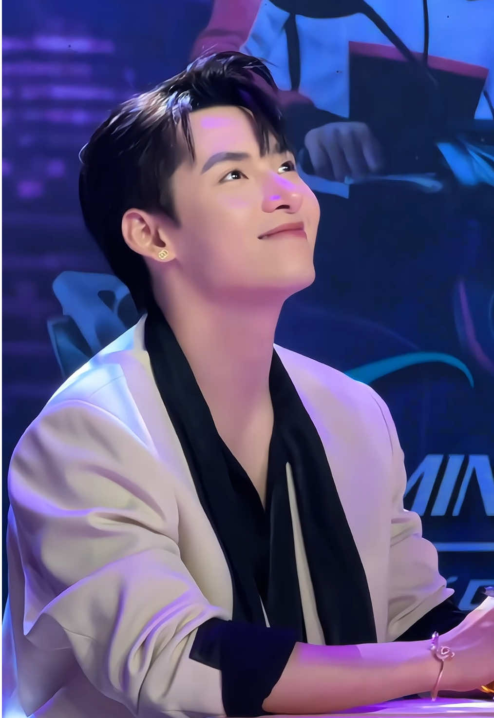 Lan toả năng lượng đáng yêu này nhoaaaaa ☺️ #GeminiHungHuynh #GUTLabel 