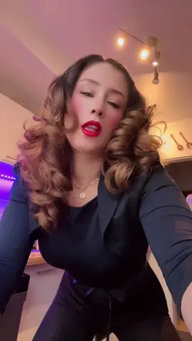 #👑💃🏾🖤🖤🖤🖤