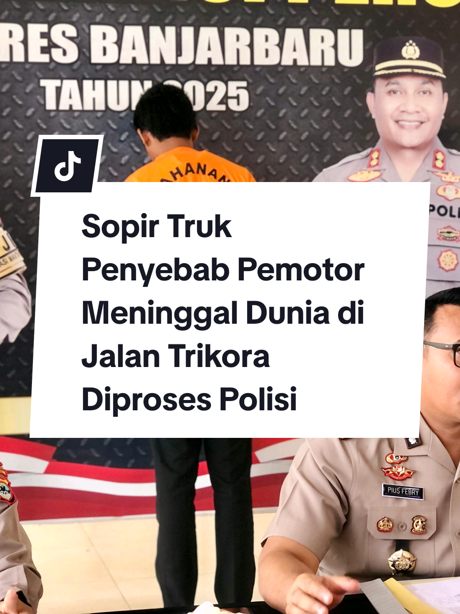 BANJARBARU - Kepolisian Resor (Polres) Banjarbaru mengamankan pelaku dugaan tabrak lari yang mengakibatkan meninggal dunia di Jalan Trikora, Guntung Manggis depan kantor Monggo Group pada Jumat (28/11/2025) lalu. Kejadian kecelakaan lalu lintas ini merenggut nyawa seorang pengendara sepeda motor bernama  As'ari Syahminan (45) warga Jalan Pramuka Km 6 Kota Banjarmasin. Kapolres Banjarbaru AKBP Pius X Febry Aceng Loda mengatakan, polisi berhasil mengamankan seorang pelaku berinisial RR setelah dua hari penyelidikan.  RR merupakan sopir truk berwarna hijau yang dalam kejadian ini bersalah menyebabkan kecelakaan lalu lintas.  BACA BERITA LENGKAPNYA DI www.kanalkalimantan.com atau klik link di bio ---------------------------------- #kanalupdate#kanalkalimantan #beritamenyatukankita#beritaterbaru #beritahariini                        ⁣