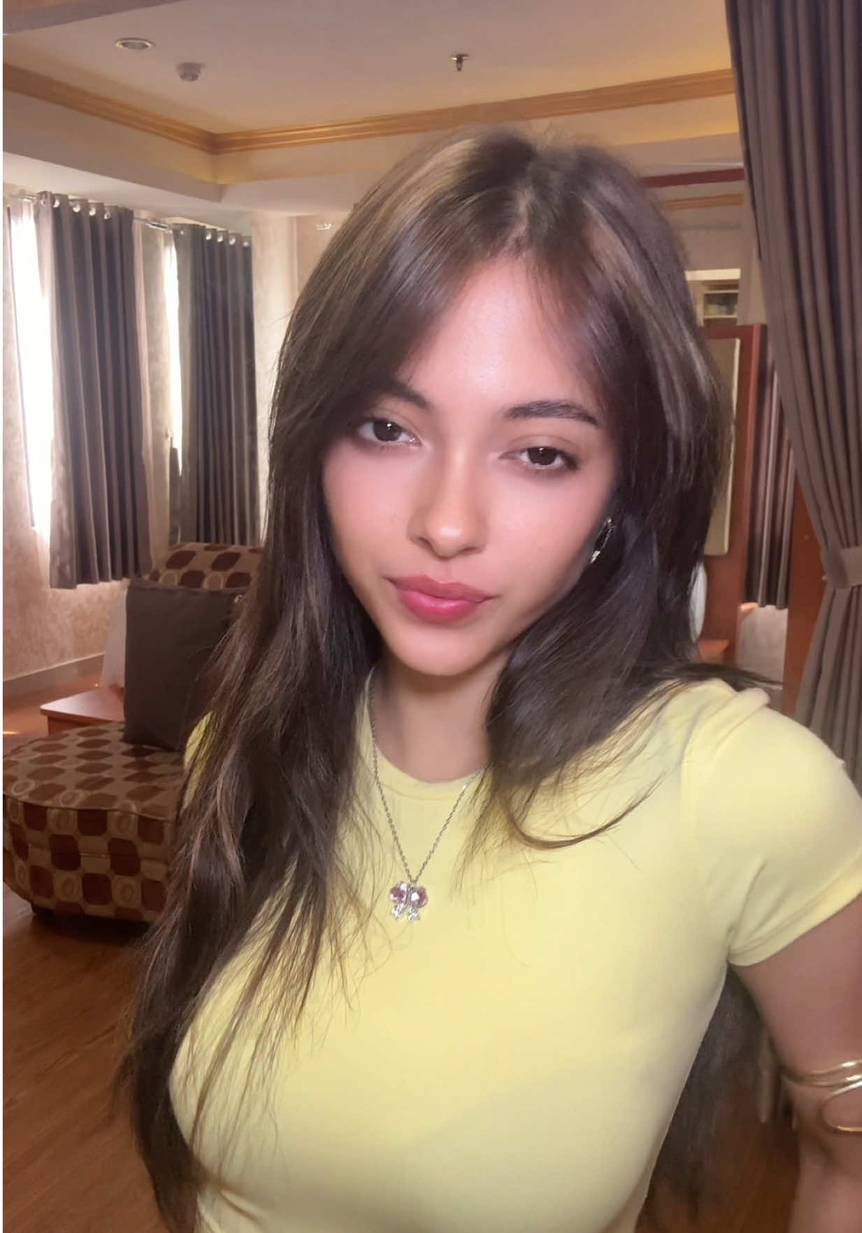 wait for it....... gal transition with current fav uv duo sunscreen <3 @glowandlovely  #fyppppp #transition #uvduosunscreen #glowandlovely 