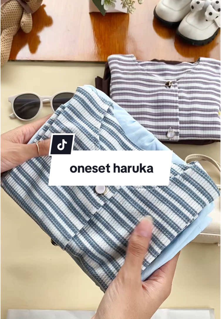 Oneset Haruka Akhirnya Launching 😍💖 Oneset cantik matterial knit motif salur aesthetic dan katun poplin premium super comfy 🤩🥰 detail elegan dan flowly🎀 Yuk koleksi sekarang oneset Haruka di live Babyaara🛒🥳 #fyp #fypシ #ootdanak #OOTD #rekomendasi #outfit #outfitanak #babyaara #bajuanak #babyaara #outfitanak #outfitanakperempuan #ootdanak #ootdlucu #outfitlucuanak