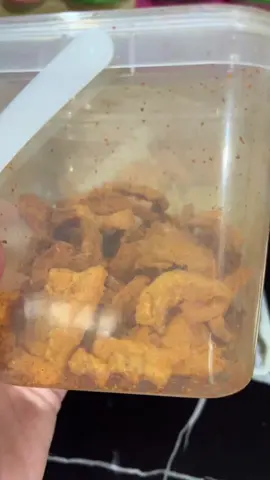 #หมูกระจก มันล้วน รสหมาล่า เผ็ด แซ่บ อร่อย จนลิ้นชา เพิ่มหรือโรยในเมนูอาหาร กับแกล้ม กินเปล่าๆ หรือกินกับข้าวเหนียวก็แซ่บ แผ่นบาง ชิ้นใหญ่ #รีวิวของดีบอกต่อ #อร่อยบอกต่อ #สินค้าขายดี #tiktokshop 