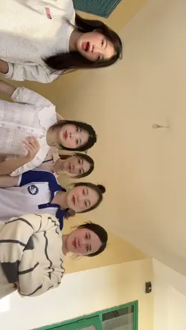 Ntiaj teb đắng đắng li🤣@Trang meow @Như💚 @Hồng Nhung👀 