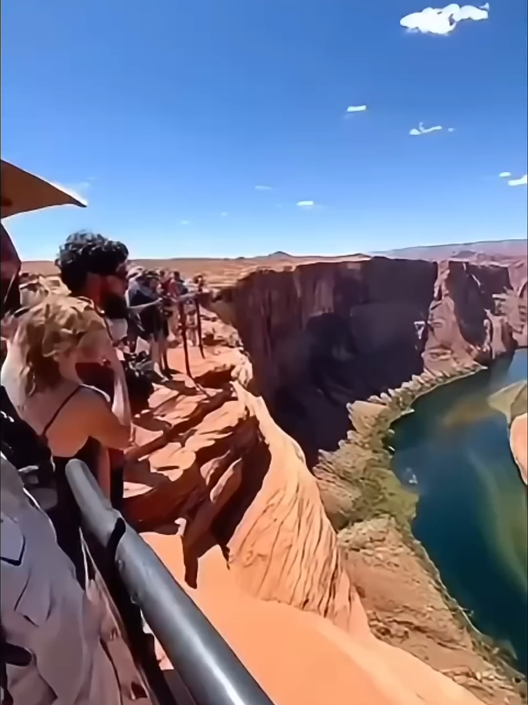 Looney Tunes Fast and Furry-ous seen at Horseshoe Bend 😂 #coyote #roadrunner