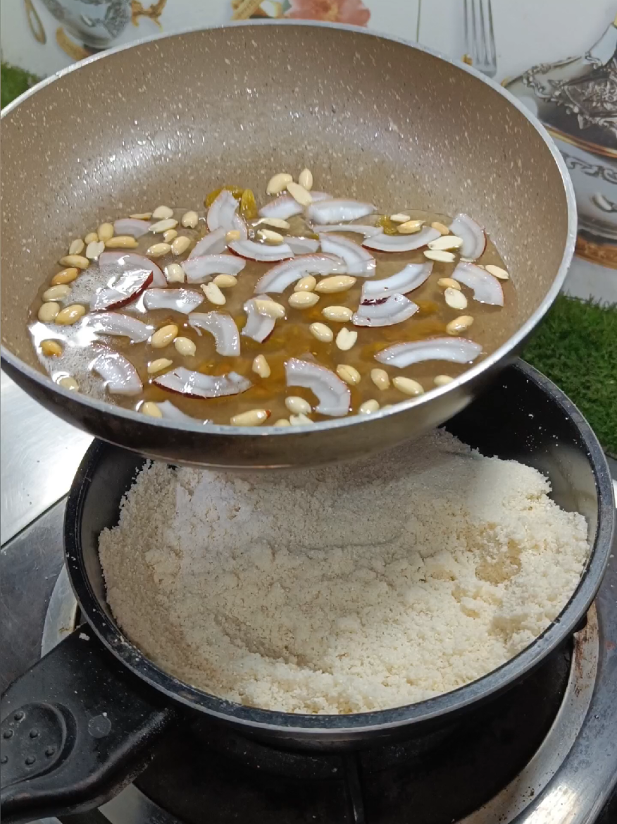 Sardiyon ki khas sogaat mazedar sa dadi ama k style ka meetha.#foryou #trending #fyp #viral #indianrecipes 