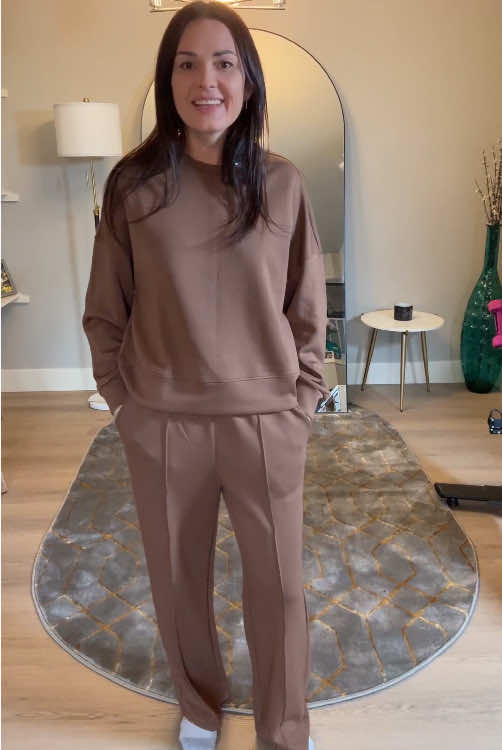 New arrival loungewear set provides a cozy feel while keeping you stylish #prettygardenofficial #tracksuit #2pieceset #loungewear #versatilefashion     