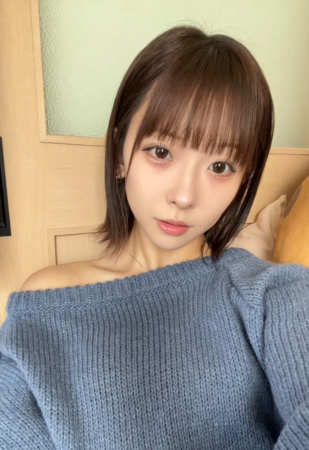 久しぶりにTikTok撮ったからずっと目キョロキョロしてる