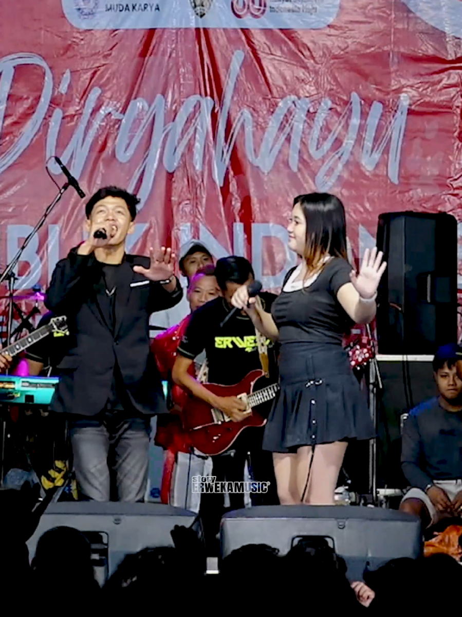 Beredar sangbumi mengitari matahari. #erwekamusic #bahteracinta #zaitunniam #anggunpermata  @zaitunniam9 @anggunpermata_77 