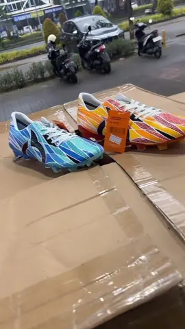 SEPATU SEPAKBOLA ORTUSEIGHT CATALYST MAMBIRIU V2 FG SE