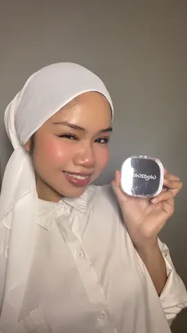 Perfect glowy base w New G2G Glow Cushion 💋 !! go get urs on 3rd December !!  (check my showcase to buy!) #makeupkaca  #g2g #fypppp #glowyskin #cushion 