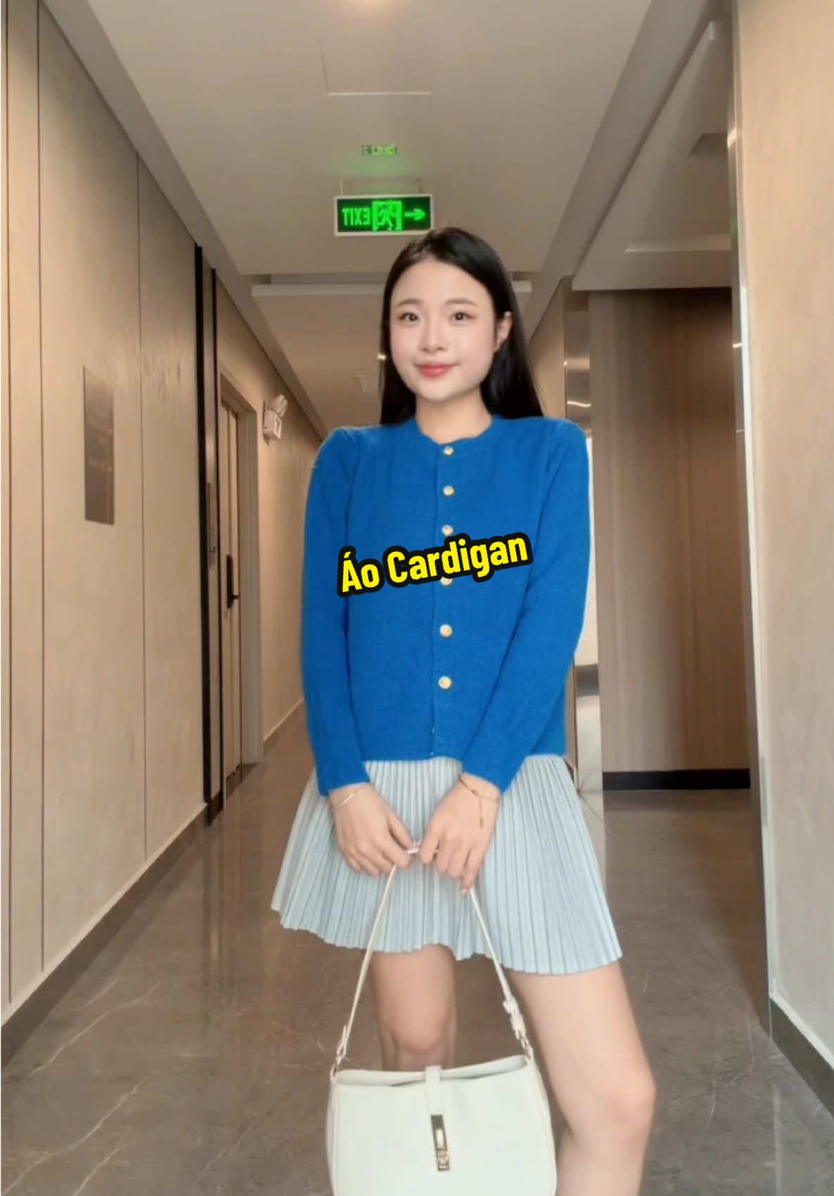 Em áo mặc lên tôn da cực kì nhaaaa #aocardigan #aokhoacnuxinh #aokhoacnu #mommycoca #thoitrangnu 