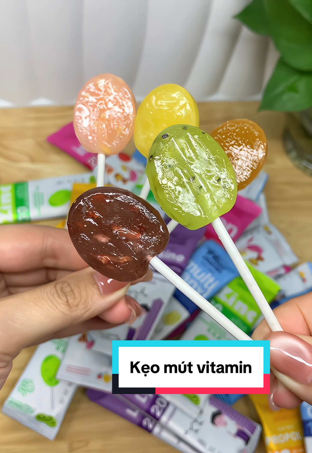Cho con ăn kẹo mút không còn là nỗi lo, vì đã có Happy Vitamin hỗ trợ vitamin mỗi ngày rồi nè ba mẹ ơi #keomutvitamin #happyvitamin #xuhuongtiktok #taphoanhabi 