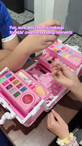 Unlock the treasure of creativity! ✨ Cute, colorful, and kid-safe perfect for playtime bonding ng mga chikiting.Get yours now! 💖💄 #kidsmakeup #creativebonding #makeupgift #giftideas #makeupforkids 