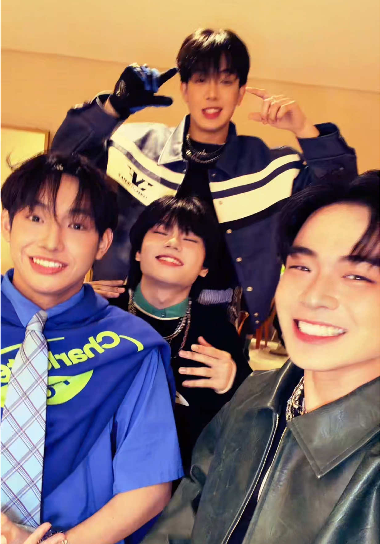 meet us in the middle! 🫣⭐️ #AJAA 