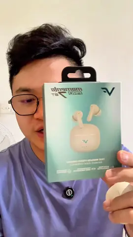 Vinnifier bluetooth earphone. Have good audio. #earphone #earphonebluetooth #bluetoothearphone #wirelessearphone #earphonemurah 