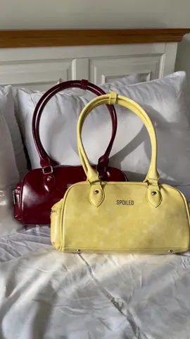 Weekend glow, Spoiled edition. Two colors, two moods — same iconic energy.👜✨ #spoiled #newarrivals #bag #OOTD #vibes 