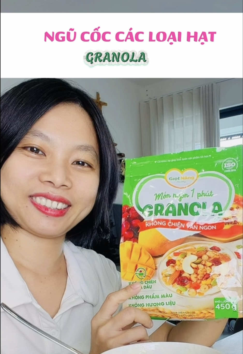 Ngũ cốc nhà Giọt Nắng này ăn cuốn lắm nha. Ngoài ăn sáng ra thì mình còn hay dùng để ăn xế cũng ok lắm nha #sumosfamily #granola  #granolagiotnang  #ngucocdinhduong  #healthysnack 