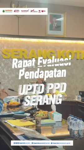 Rapat Evaluasi Pendapatan UPTD PPD Serang Bapenda Provinsi Banten Serang, [tanggal] — Bapenda Provinsi Banten menggelar Rapat Evaluasi Pendapatan di UPTD PPD Serang bersama seluruh pejabat Bapenda dan UPTD PPD. Dalam laporan terkini, realisasi PKB pendapatan daerah telah mencapai 82,14 persen, menjadi capaian positif menjelang akhir tahun. Kepala Bapenda Banten, Rd Berly Rizki Natakusumah, menyampaikan apresiasi atas kinerja tersebut dan menegaskan pentingnya optimalisasi pendapatan pada sisa waktu tahun anggaran. Beliau mendorong seluruh jajaran untuk menyiapkan langkah strategis agar realisasi pendapatan dapat lebih maksimal. Bapenda Banten berkomitmen terus memperkuat koordinasi dan layanan guna mendukung pencapaian target pendapatan daerah. #pemprovbanten #pajakkendaraanbermotor #rewardpajak #undian  @Pemerintah Provinsi Banten @ABDI BANTEN @Radar Banten @dimyati.natakusumah @Jasaraharja_Banten @Ditlantas Polda Banten @Samsat Cilegon @samsatmalingping.official @SamsatKotaSerang @Samsat Ciruas @samsatpandeglang @Bapenda Prov.Banten_SubbidP3 