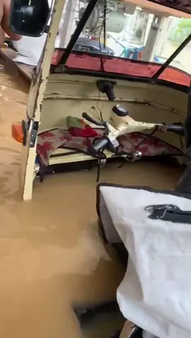 ඉදිරි තත්පරේවත් අපිට අයිතිනෑ..💔🥺 #flooddisaster #srilanka #disasters #flooding #1millionaudition @Kawi Fernando @methuka 💋💝 