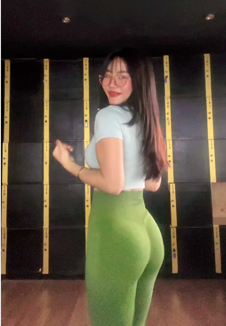 💚🍐🍏#trending #views #ချစ်စရာကောင်းတာတစ်ခုပြမယ်🥺🎀 #flypシ #viral 