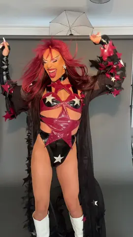 Feeling like a star baby!!!! #DRAGRACEUK  