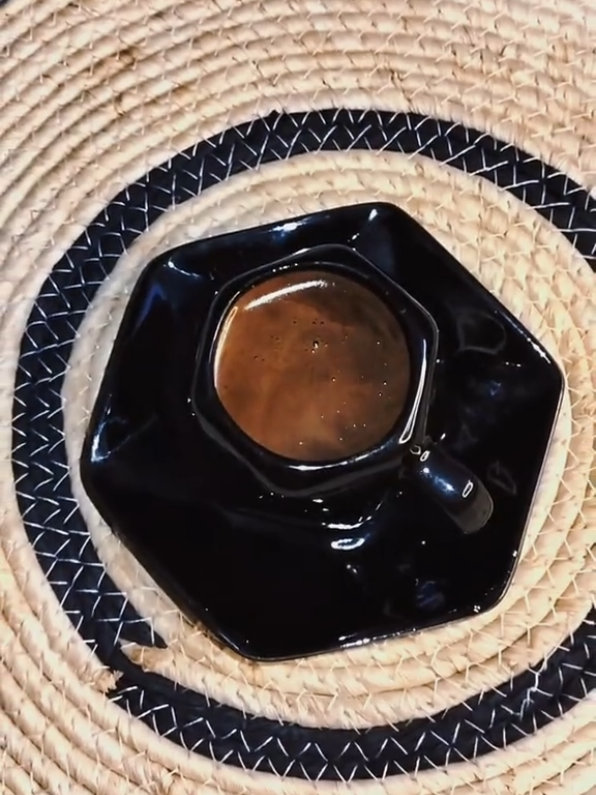 #خليني_جنبك_خليني_ف_حضن_قلبك #ام_كلثوم #قهوتي_العشق 