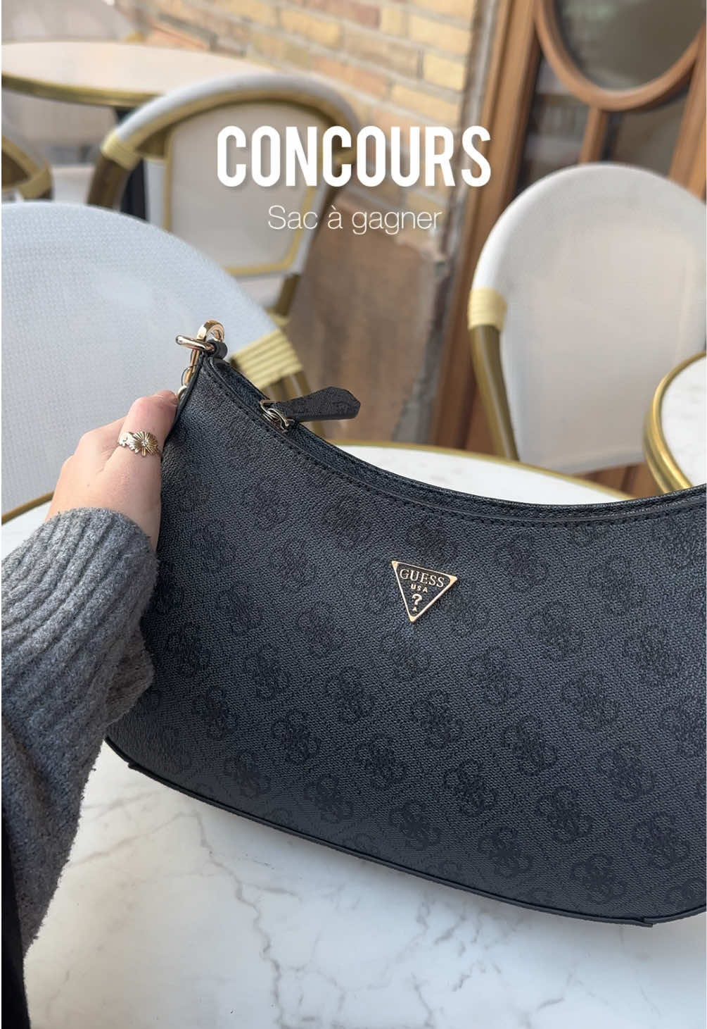 CONCOURS !! 🎁 Pour celles et ceux qui ne le savent pas encore, je vous fais gagner ce magnifique sac sur IG : agathe_clmt ✨ Que ce soit pour vous ou pour offrir, ce concours tombe à pic pour les fêtes de fin d’année !  Toutes les conditions sont sous la publications,  Bonne chance à tous 🍀 #concours #girlssupportgirls #concoursinsta 